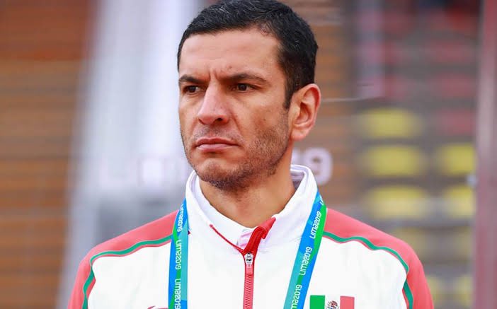 Jimmy Lozano llega a levantar los ánimos de todos los Necaxistas 