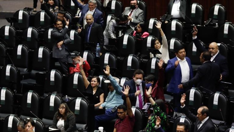 Diputados avalan “Ley Ingrid”; contempla hasta 10 años de cárcel por difundir fotos de víctimas