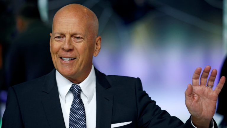 Bruce Willis anuncia su retiro tras ser diagnosticado con afasia
