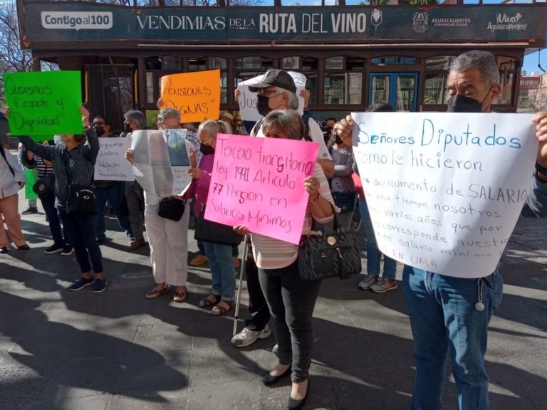 Prometen solución para los jubilados del Isssspea en Aguascalientes