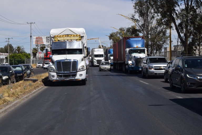 Canacar respalda peticiones de transportistas, pero critica el bloqueo de carreteras