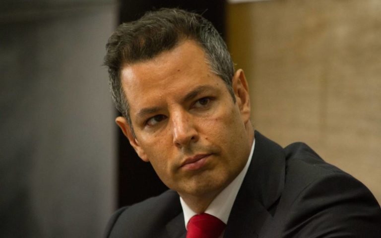 Saxofonista atacada con ácido acusa al gobernador Murat y al fiscal de Oaxaca de proteger a agresor