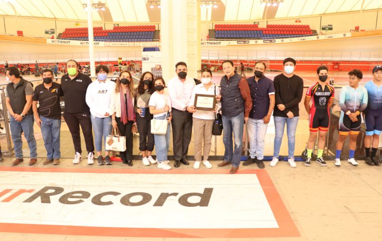 Rinden homenaje póstumo al destacado formador de ciclistas Mauricio Mata Lara 