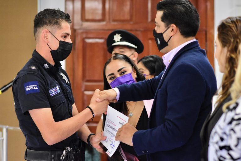 Se entregó el “Bono por tu Seguridad” a seis policías capitalinos en Aguascalientes