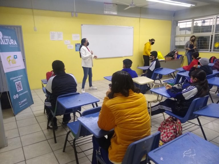 Impulsan desarrollo de competencias socioemocionales en adolescentes   