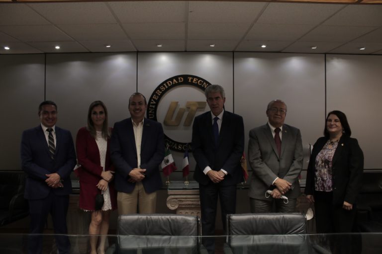 UTA y el clúster industrial establecen alianza estratégica para el desarrollo del estado 