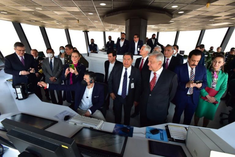 AMLO dice que tardó 38 minutos en llegar al AIFA… porque salió temprano y hay puente