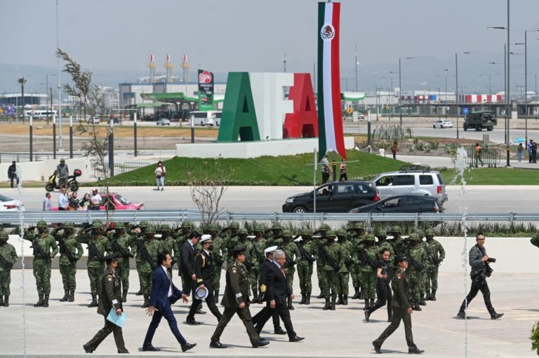 El aeropuerto del “dedazo” militar, la historia del de Santa Lucía