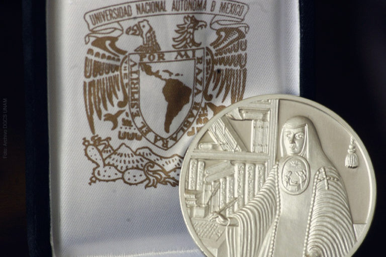 UNAM entrega a 79 universitarias el reconocimiento Sor Juana Inés de la Cruz