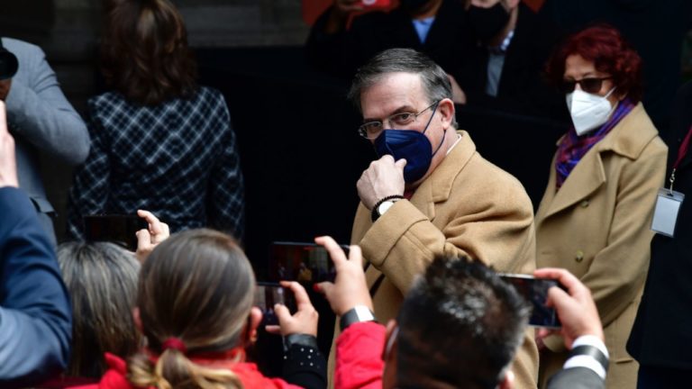 La SRE esconde la “nómina paralela” que incluye a amigos y aliados de Ebrard