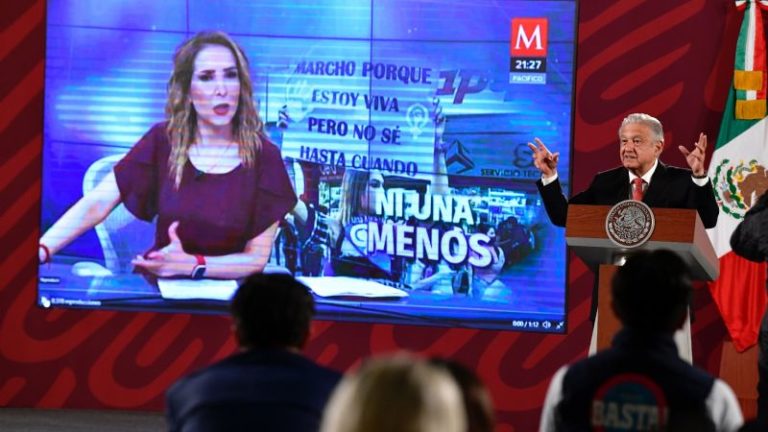 Amnistía Internacional denuncia acciones de AMLO para reprimir la libertad de expresión