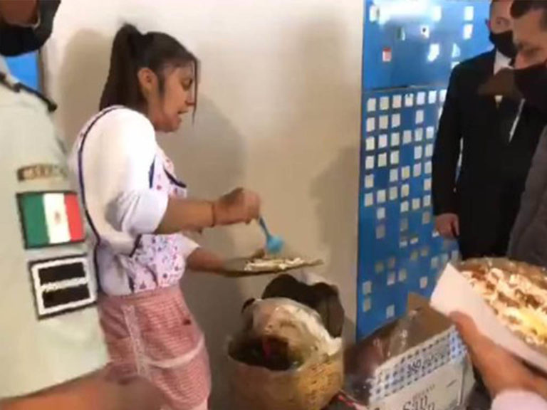 Tlayuda/ Bajo presión