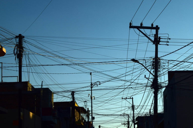 La CFE tiene que modernizarse, admite lideresa morenista