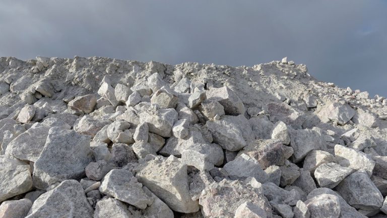 Difícil, procesar el litio; se requieren inversiones en las que participe la inversión privada 