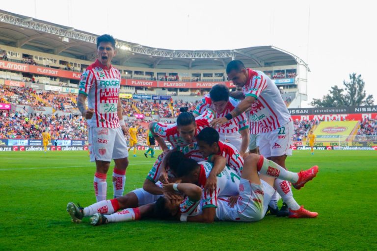 Gran victoria de Necaxa sobre Tigres