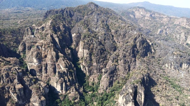 Buscan cerrar acceso a cerros de Tepoztlán por cinco años y esta es la razón
