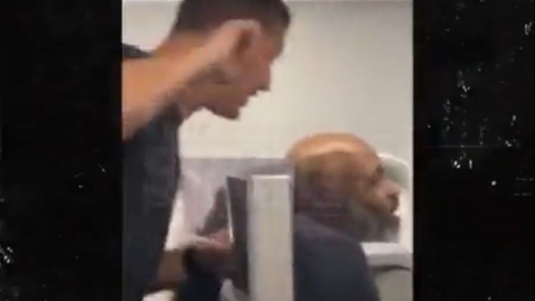 Captan a Mike Tyson golpeando a pasajero que lo molestaba en un avión