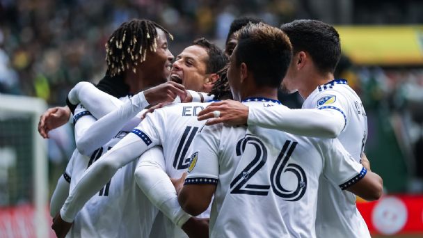 Chicharito marcó doblete contra el Portland Timbers 