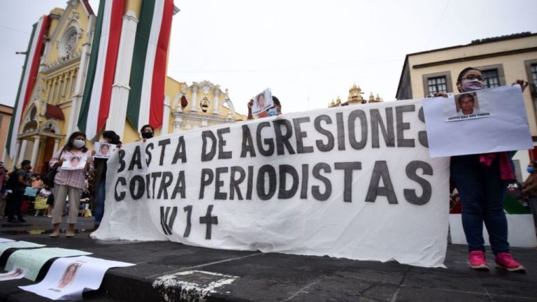 Con AMLO, más periodistas asesinados que con Calderón y Peña: Artículo 19