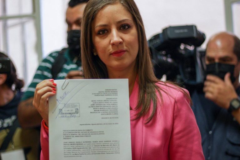 Anayeli Muñoz presenta denuncias formales por el delito de ejercicio indebido del servicio público, durante la gestión de Tere Jiménez como Presidenta Municipal