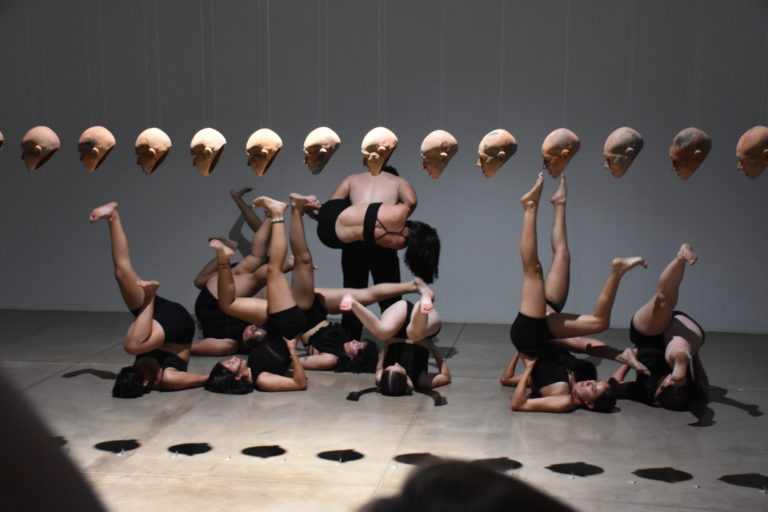 Formas y reflejos en la imagen puede contener…/ Imágenes de Aguascalientes