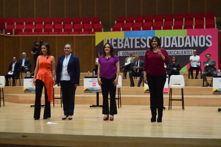 Debate ciudadano, tiempo de escuchar/ Bajo presión