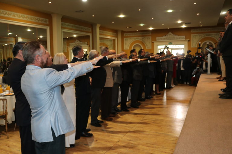 Rinde protesta a Miguel Ángel Breceda Solís como presidente de Canaco    