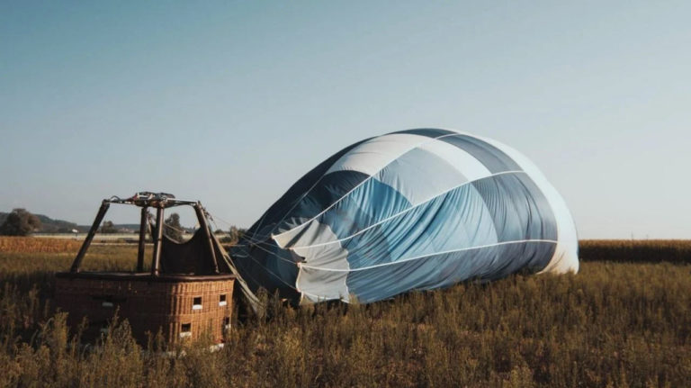 Globo aerostático aterriza de emergencia cerca de Teotihuacán; hay 6 extranjeros heridos