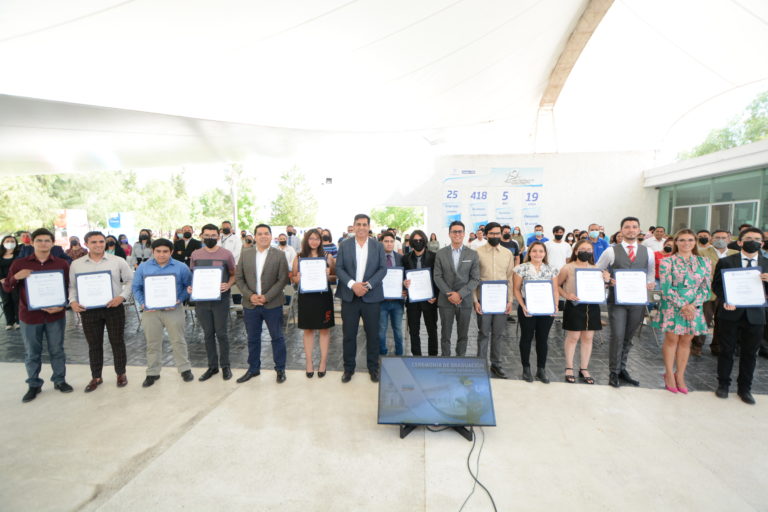 Egresan de la UPA nuevos ingenieros y licenciados bajo el modelo de formación dual 