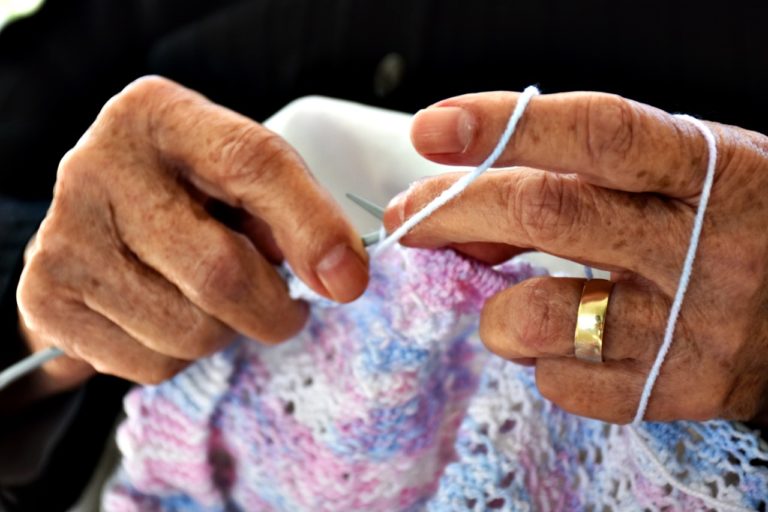 Invita IEA a participar en la iniciativa “grafiti tejido” 