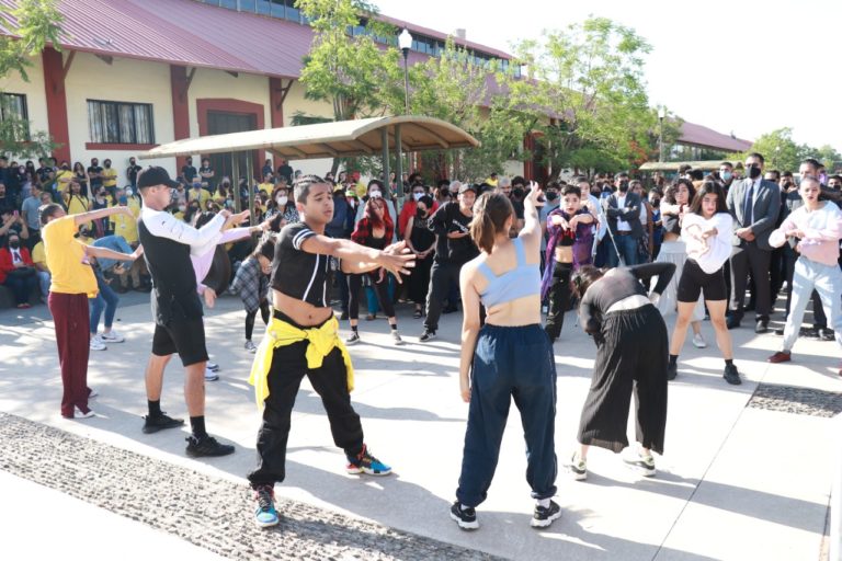 Inauguran primer festival Vía, de la Universidad de las Artes