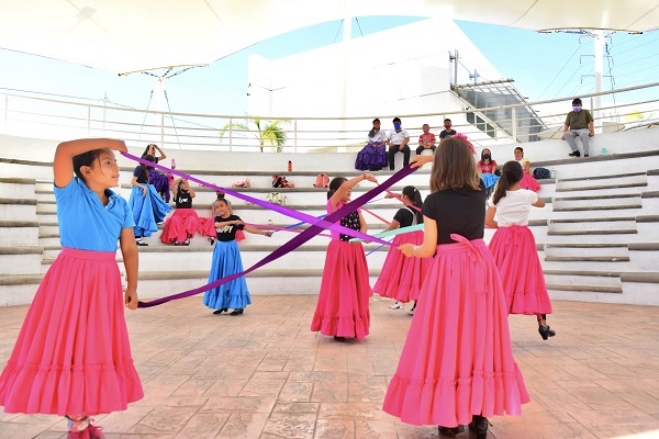 Municipio capital fomenta el talento artístico de niños con talleres de danza folclórica