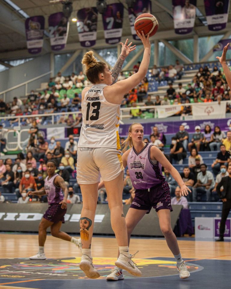 Pantera domina el primero en casa de Halcones