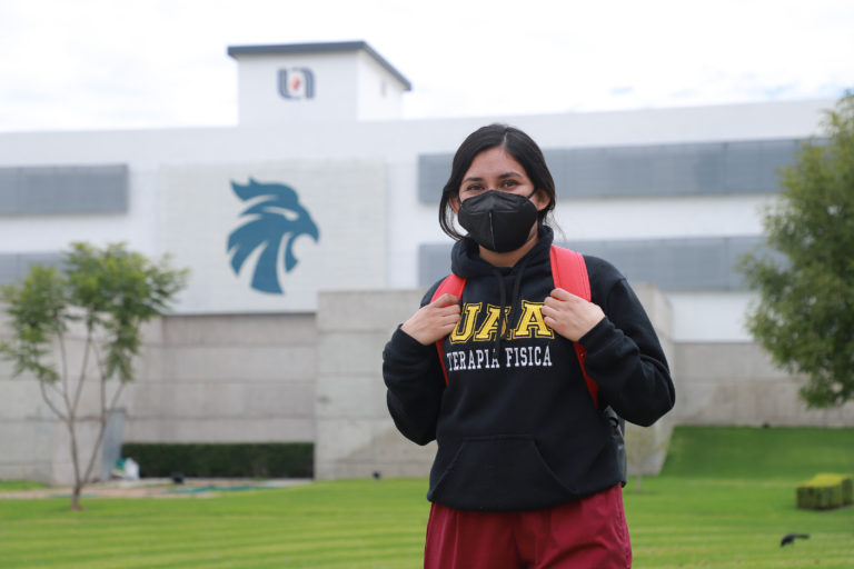 Continúa en operaciones la clínica de rehabilitación física de la UAA 