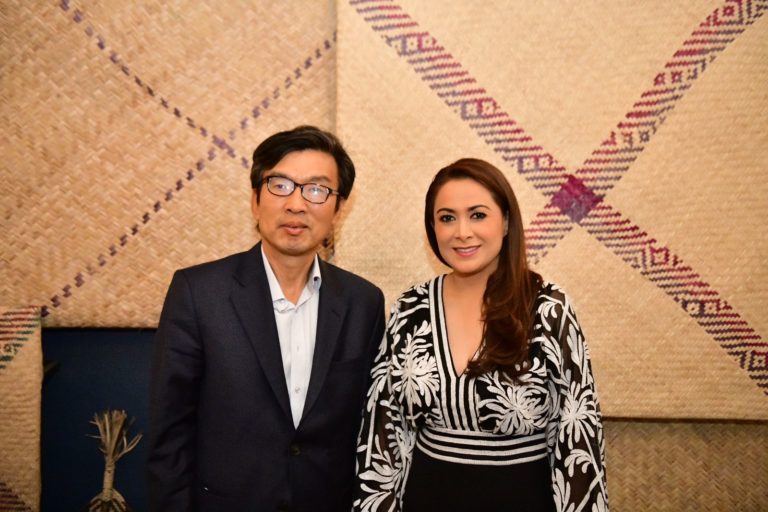 Estrecha lazos de colaboración Teresa Jiménez con embajador de Corea del Sur