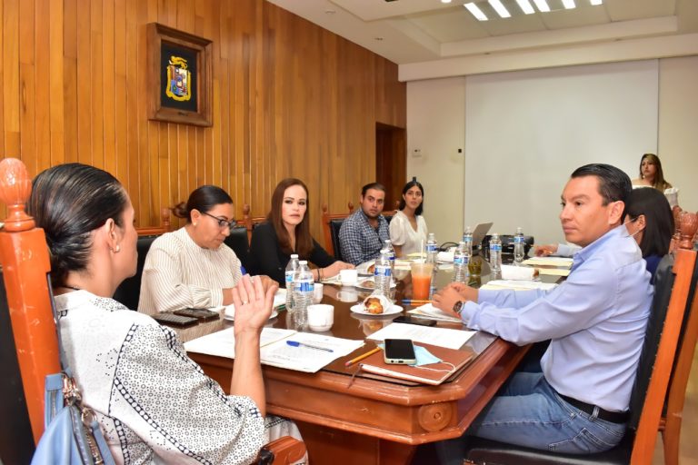 Regidores analizan estrategias para agilizar procesos de obras públicas