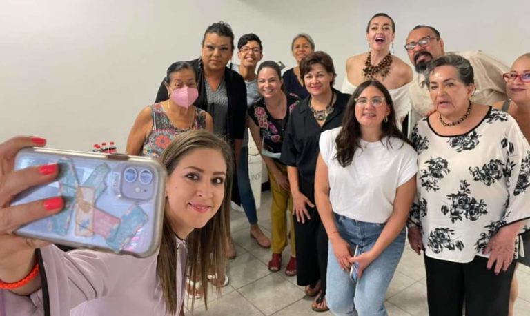 Se reunió Anayeli Muñoz con activistas por los derechos de las mujeres