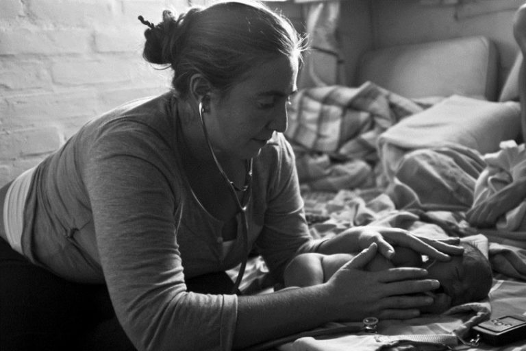 Parteras indígenas de Chiapas exigen alto al acoso de médicos y piden libertad para ejercer su labor