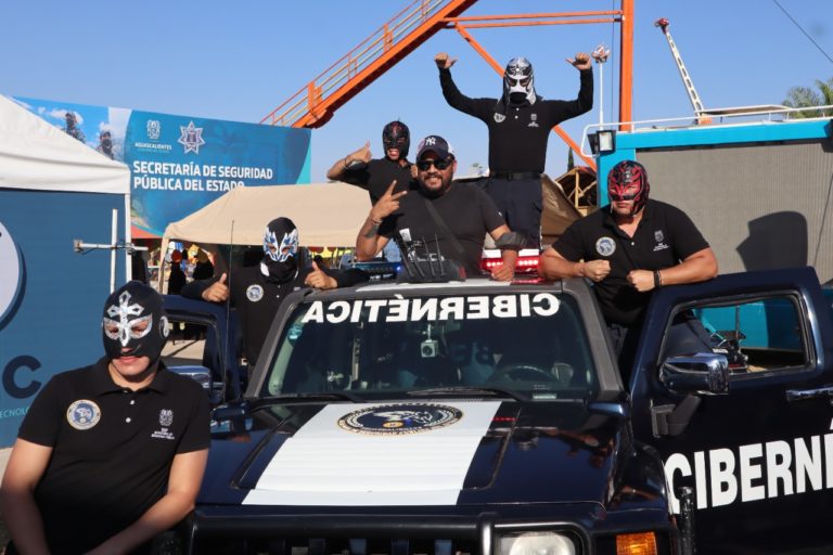 Festejan elementos de la SSPE con miles de niños la Isla San Marcos