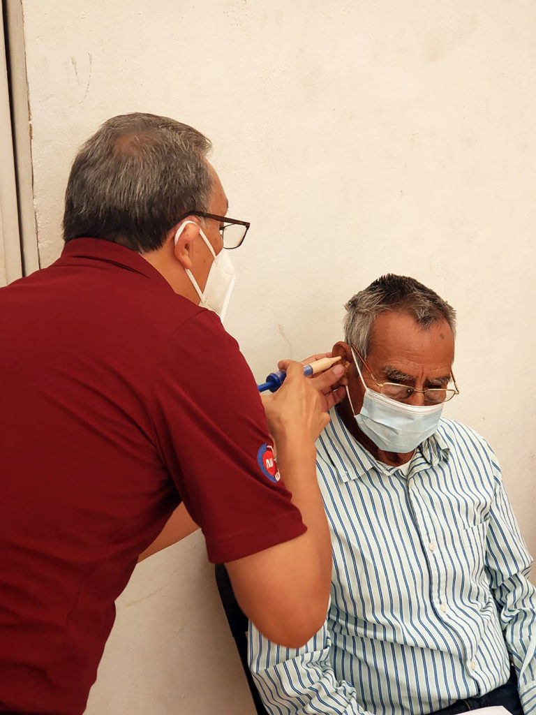 Apoya DIF Estatal con 118 aparatos auditivos en Cavillo                                              