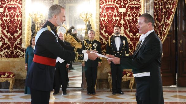 El embajador Quirino Ordaz Coppel presenta al rey de España sus cartas credenciales