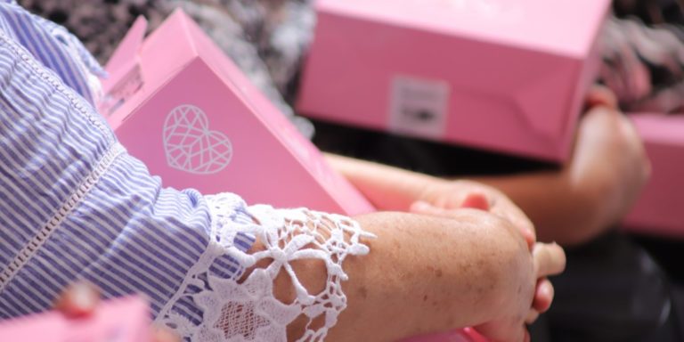 Municipio de Aguascalientes y fundación entregan prótesis externas de seno