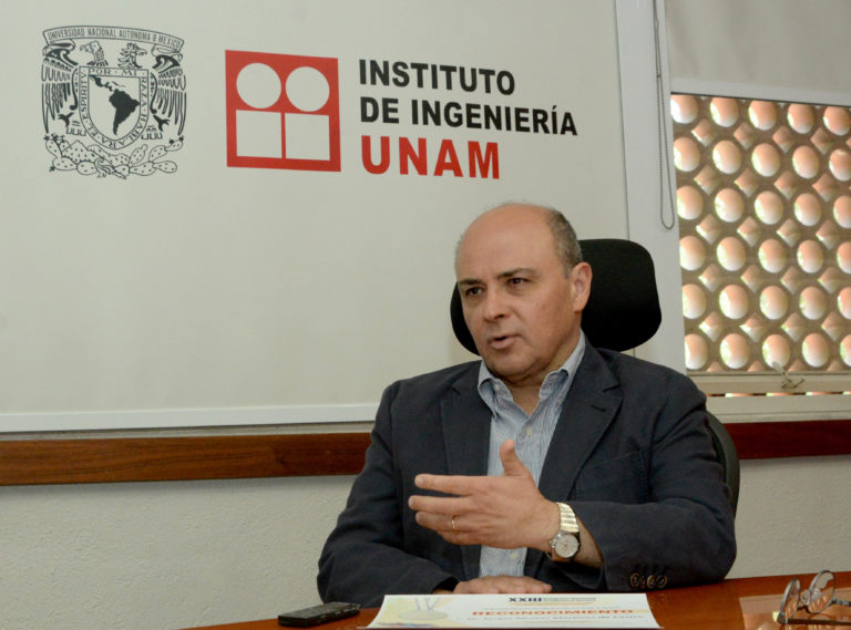 Sergio Manuel Alcocer Martínez de Castro recibió la medalla “Roberto Meli Piralla”