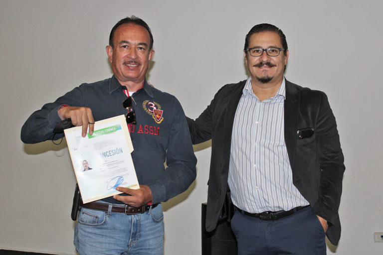 Cmov entrega renovaciones de concesión para taxi y combi