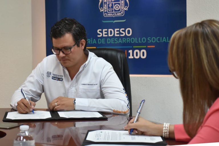 IAM y Sedeso firman convenio a favor de las mujeres que viven fuera de la capital