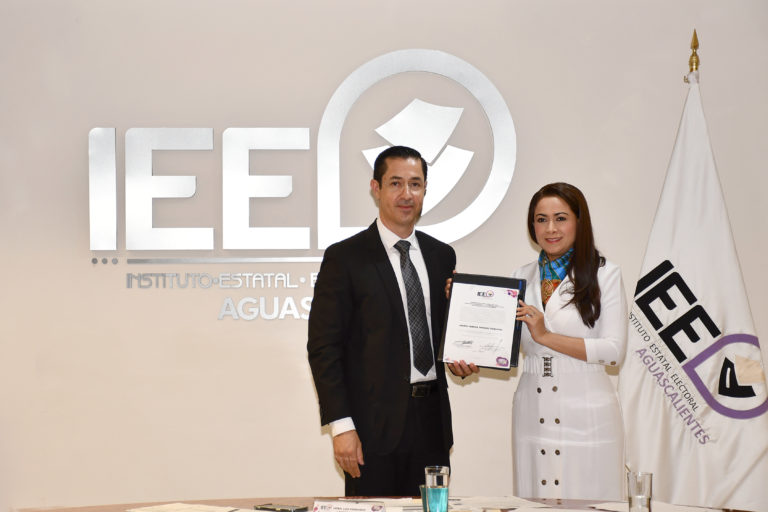 Entrega IEE constancia de mayoría a gobernadora electa a Teresa Jiménez Esquivel