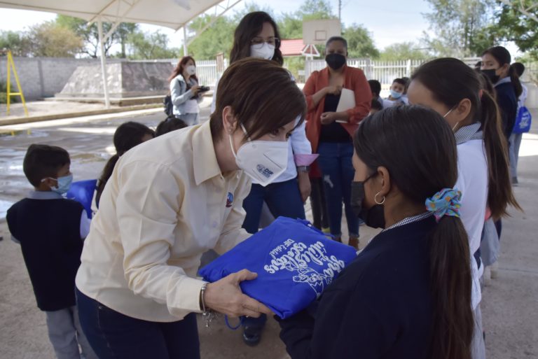 DIF Estatal ha entregado útiles escolares a 60 mil alumnos de comunidades rurales                                     