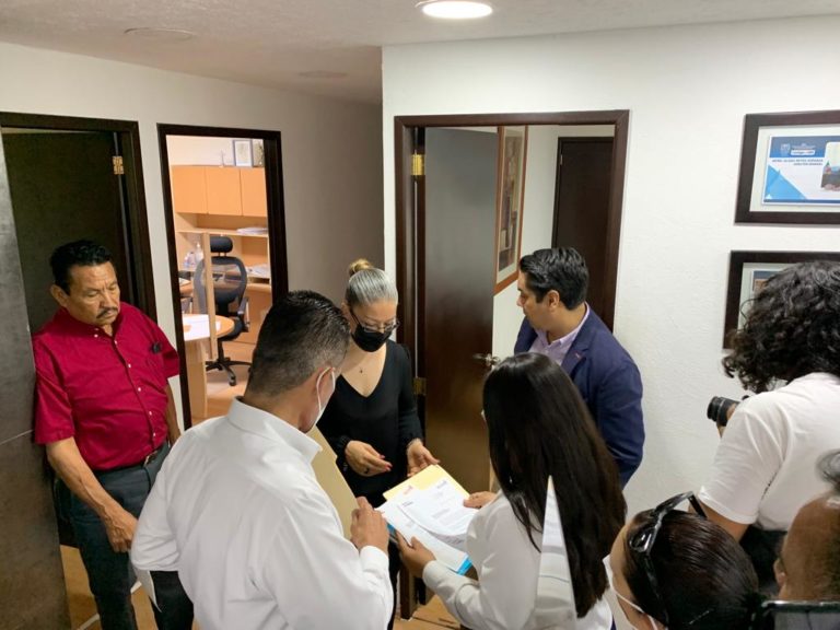 Mantiene IEA diálogo abierto con personal educativo 