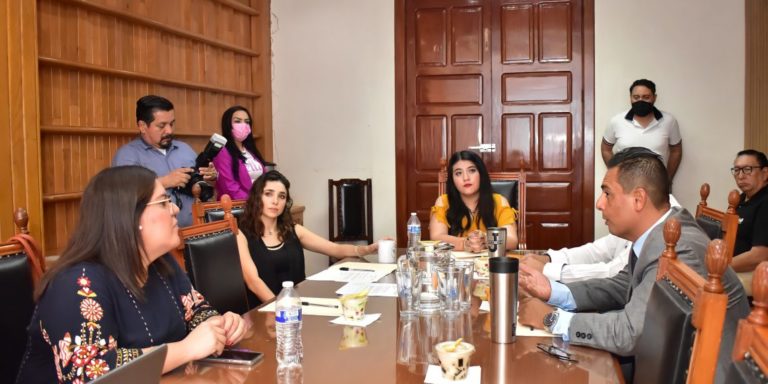 Regidores revisan y reconocen actividades en cultura y atención a la mujer en Aguascalientes
