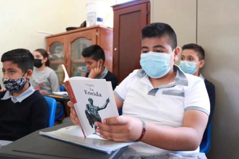 Impulsa IEA rendimiento académico y sana convivencia entre alumnos 